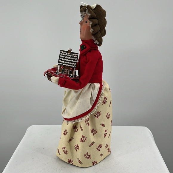 Byers Choice Caroler “Traditional Woman” (Blonde) 13” - Picture 2 of 8